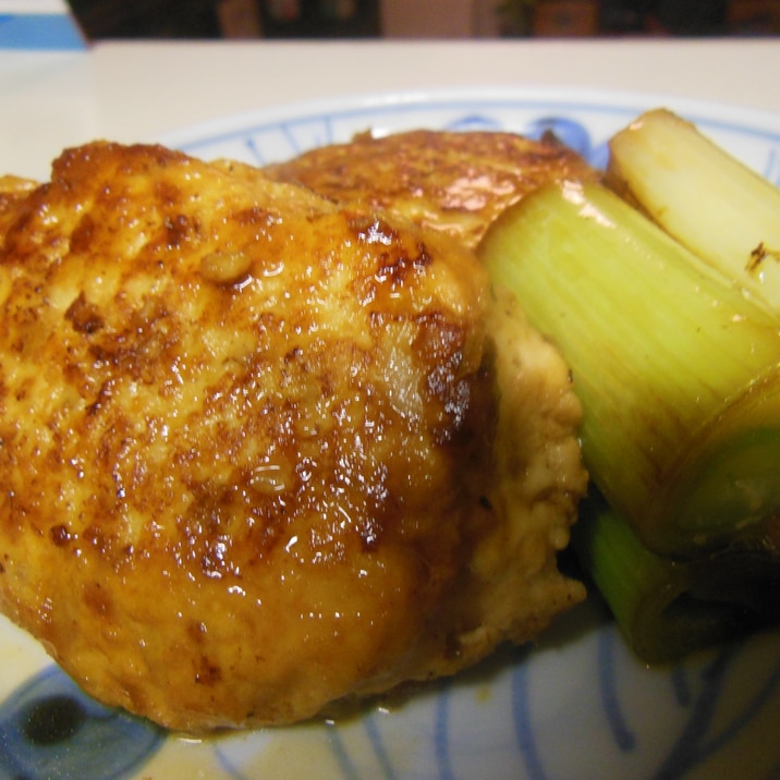 子供も喜ぶ★鶏ひき肉の照り焼きハンバーグ